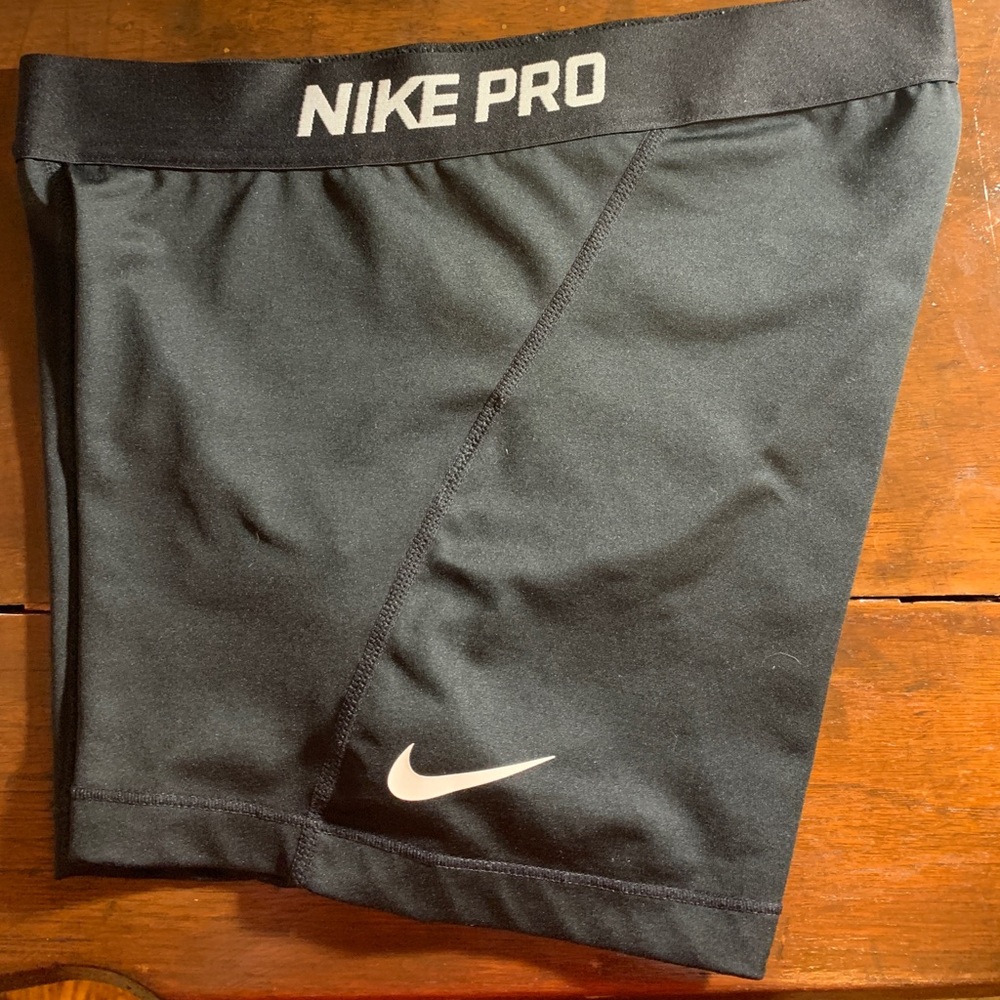 black nike pros!